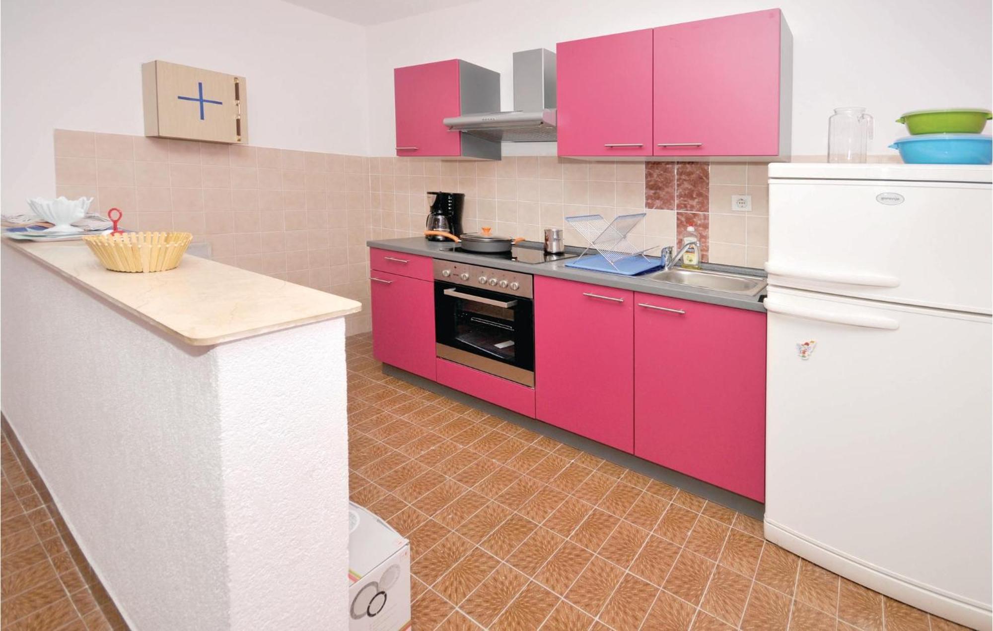 2 Bedroom Cozy Apartment In Marina Extérieur photo