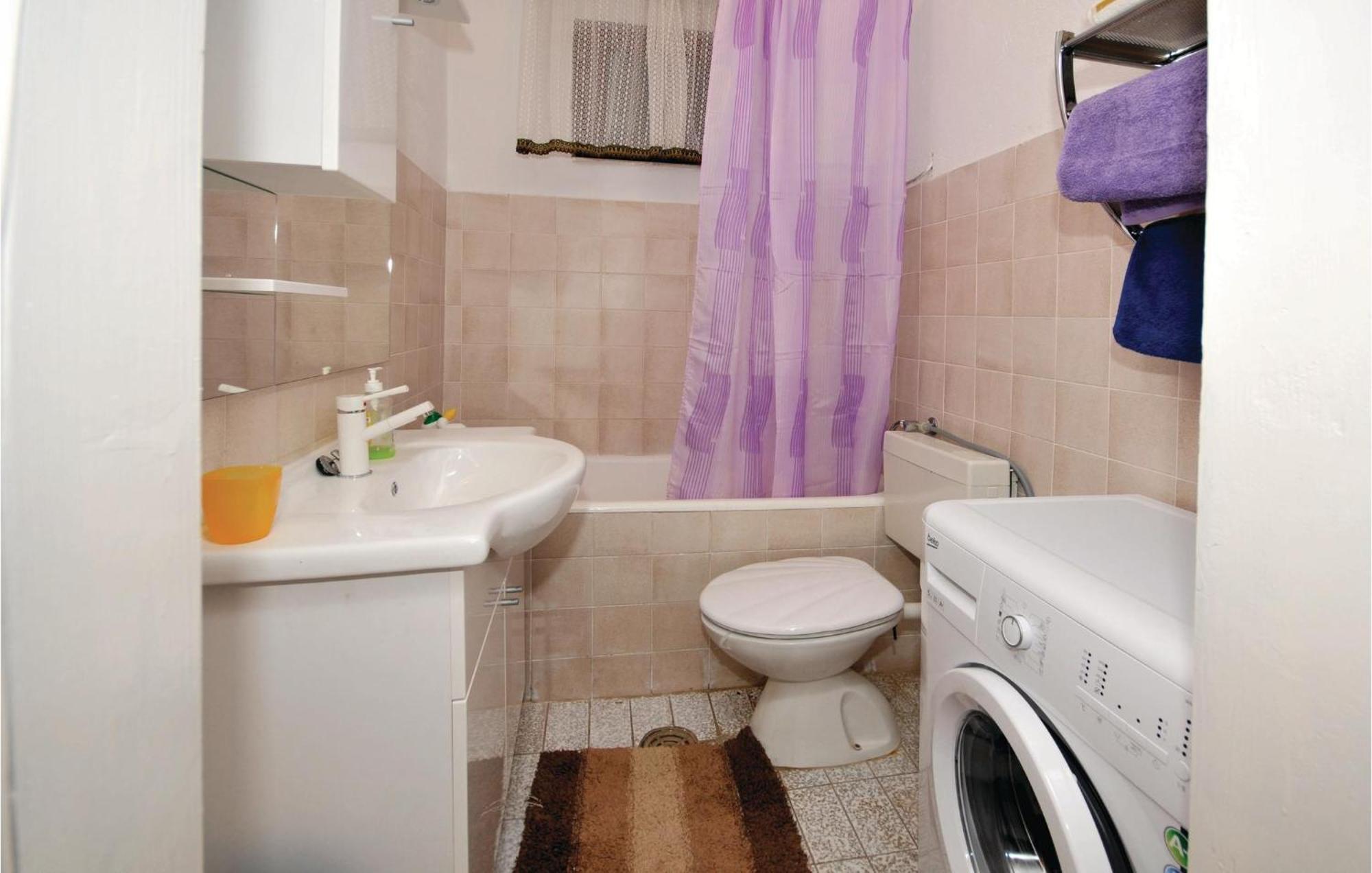 2 Bedroom Cozy Apartment In Marina Extérieur photo