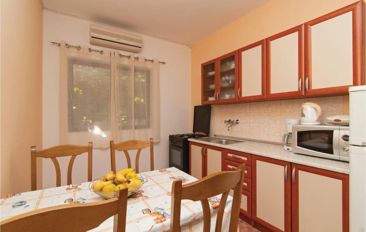 2 Bedroom Cozy Apartment In Marina Extérieur photo