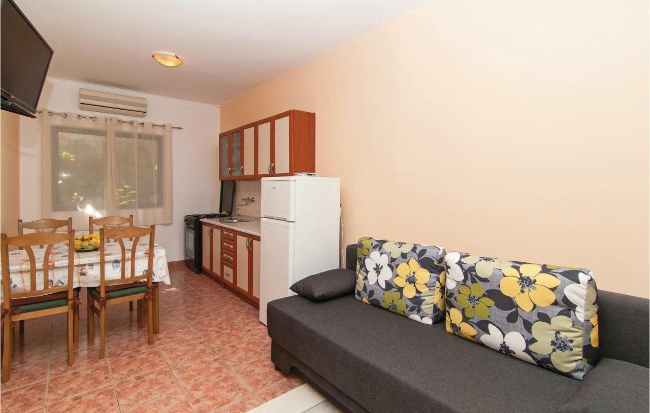 2 Bedroom Cozy Apartment In Marina Extérieur photo